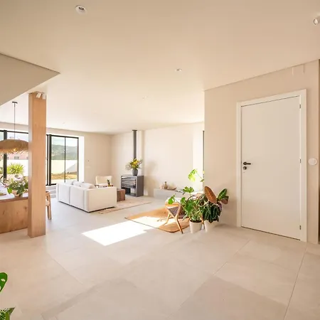 Flora Apartment *